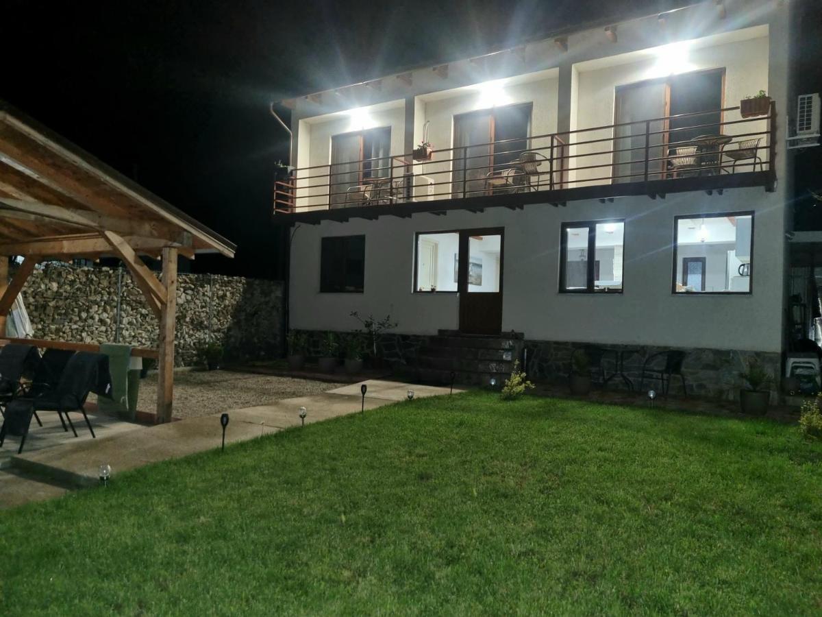 Escape Hotel ดูโบวา ภายนอก รูปภาพ